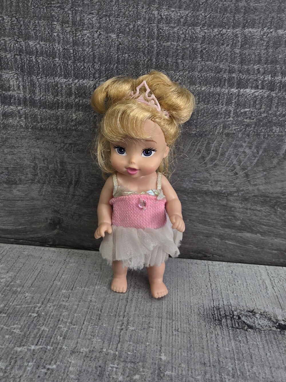 Disney Princess 5" Doll Enchanted Nursery 2005 SLEEPING BEAUTY Aurora g63c